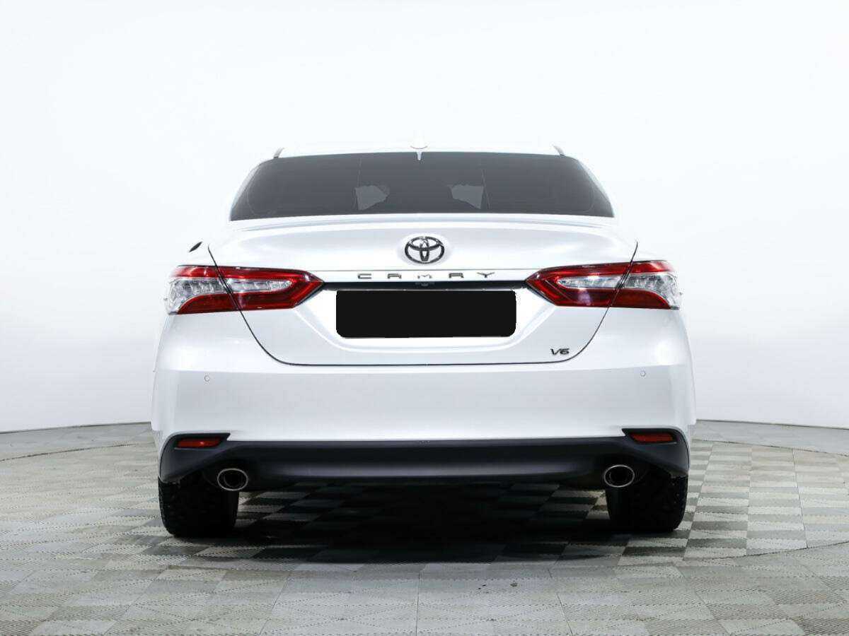Toyota Camry с пробегом — 2019 год. Фото: #5