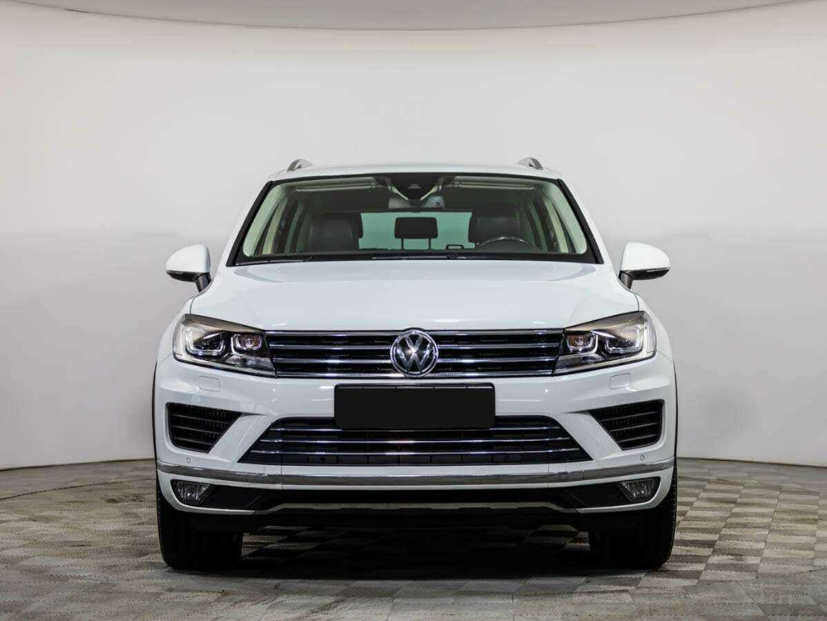 Volkswagen Touareg с пробегом — 2015 год. Фото: #0