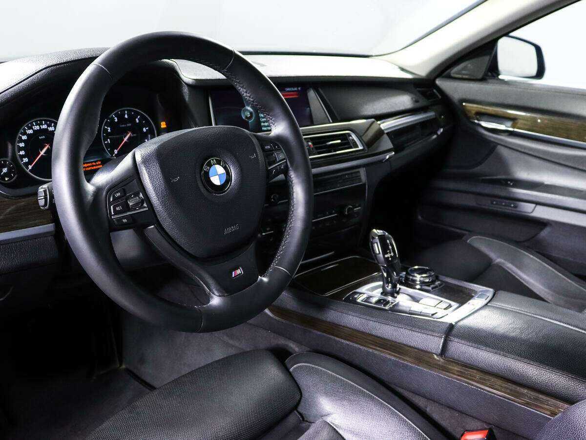 BMW 7 серии с пробегом — 2013 год. Фото: #12
