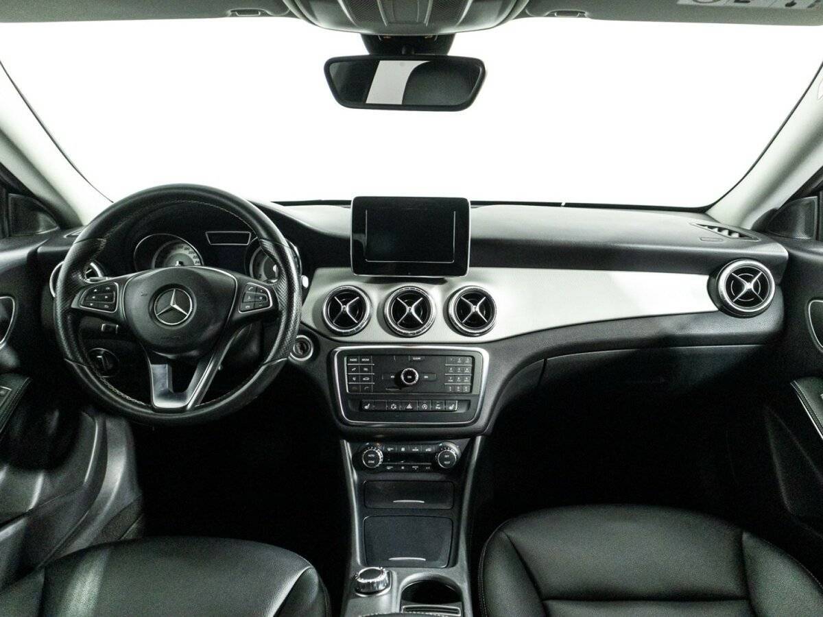 Mercedes-Benz CLA с пробегом — 2015 год. Фото: #12