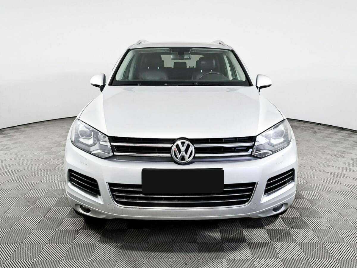 Volkswagen Touareg с пробегом — 2012 год. Фото: #1