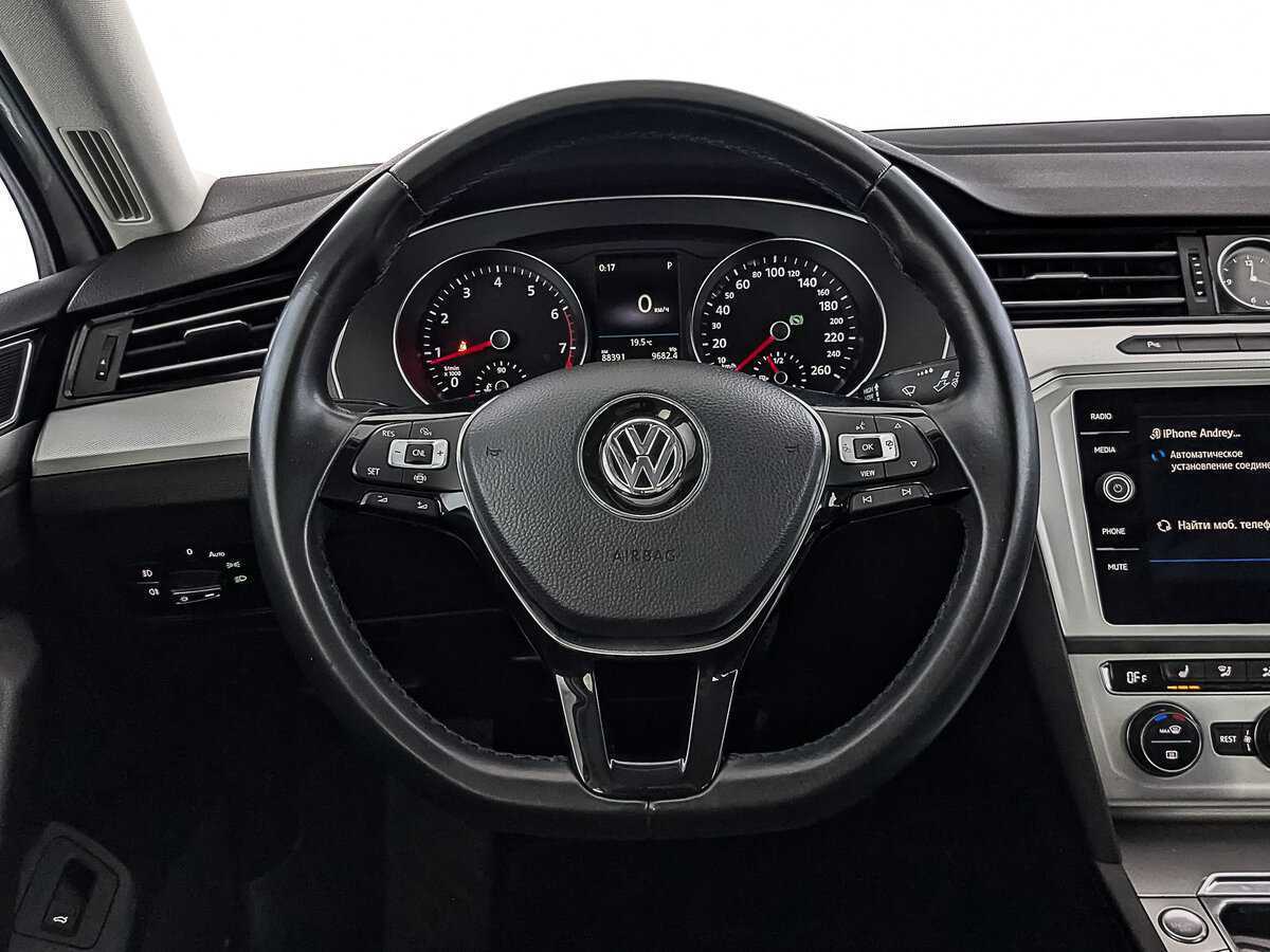 Volkswagen Passat с пробегом — 2019 год. Фото: #21