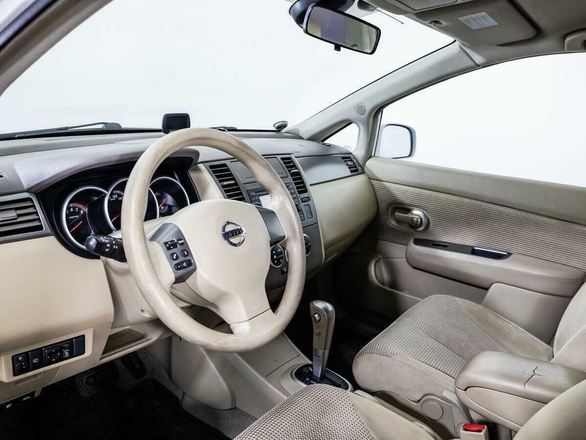 Nissan Tiida с пробегом — 2011 год. Фото: #10