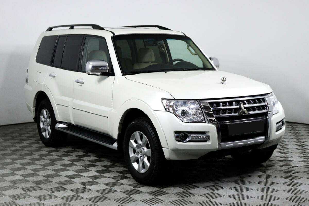 Mitsubishi Pajero с пробегом — 2021 год. Фото: #2
