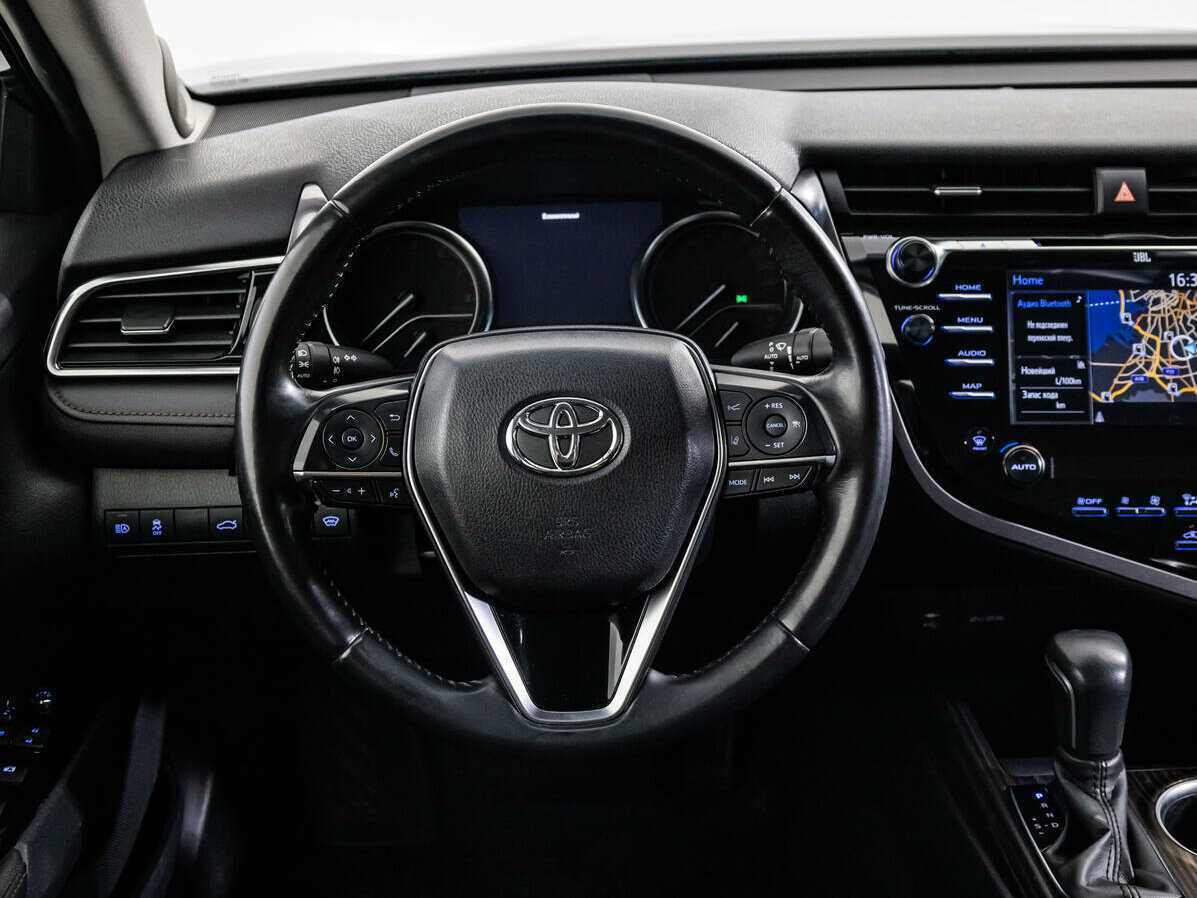 Toyota Camry с пробегом — 2018 год. Фото: #8