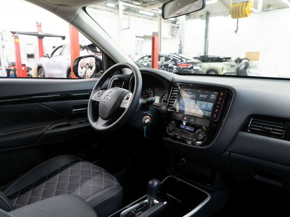 Mitsubishi Outlander с пробегом — 2022 год. Фото: #16