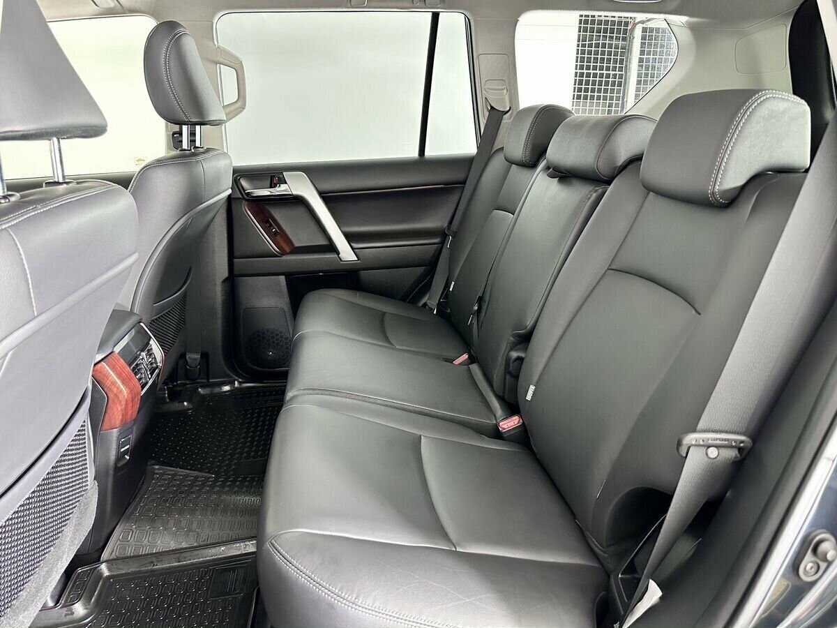 Toyota Land Cruiser Prado с пробегом — 2017 год. Фото: #18