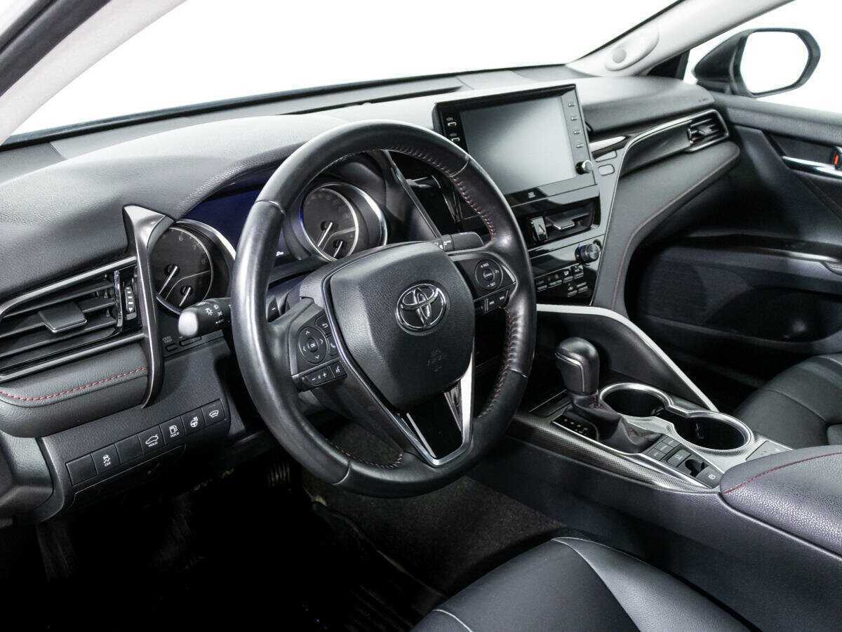 Toyota Camry с пробегом — 2022 год. Фото: #10