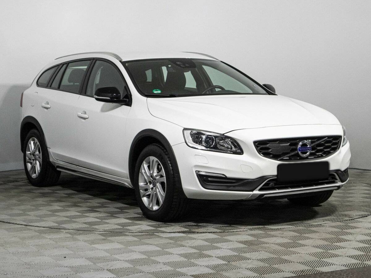 Volvo V60 Cross Country с пробегом — 2018 год. Фото: #2