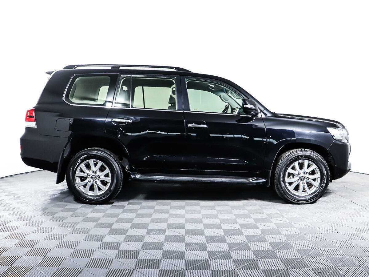 Toyota Land Cruiser с пробегом — 2019 год. Фото: #3