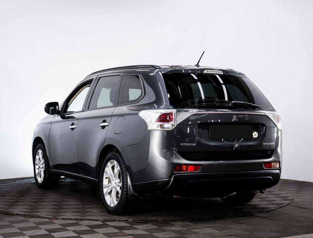 Mitsubishi Outlander с пробегом — 2013 год. Фото: #3