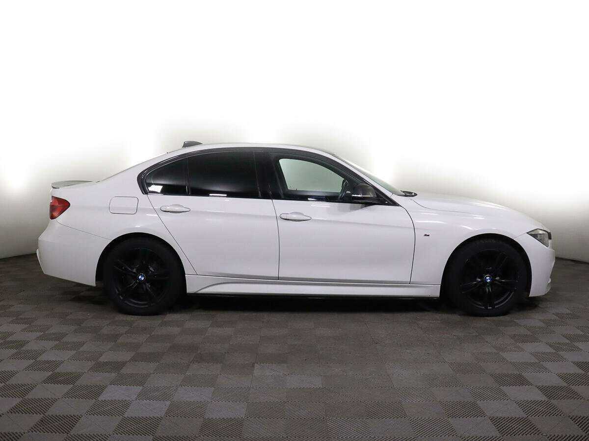 BMW 3 серии с пробегом — 2016 год. Фото: #2