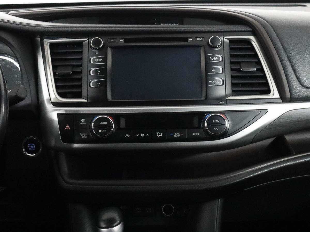 Toyota Highlander с пробегом — 2018 год. Фото: #11