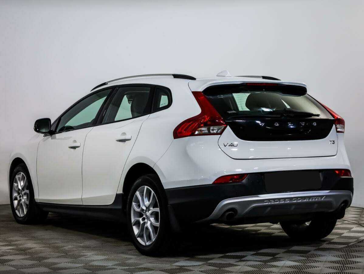 Volvo V40 Cross Country с пробегом — 2018 год. Фото: #4