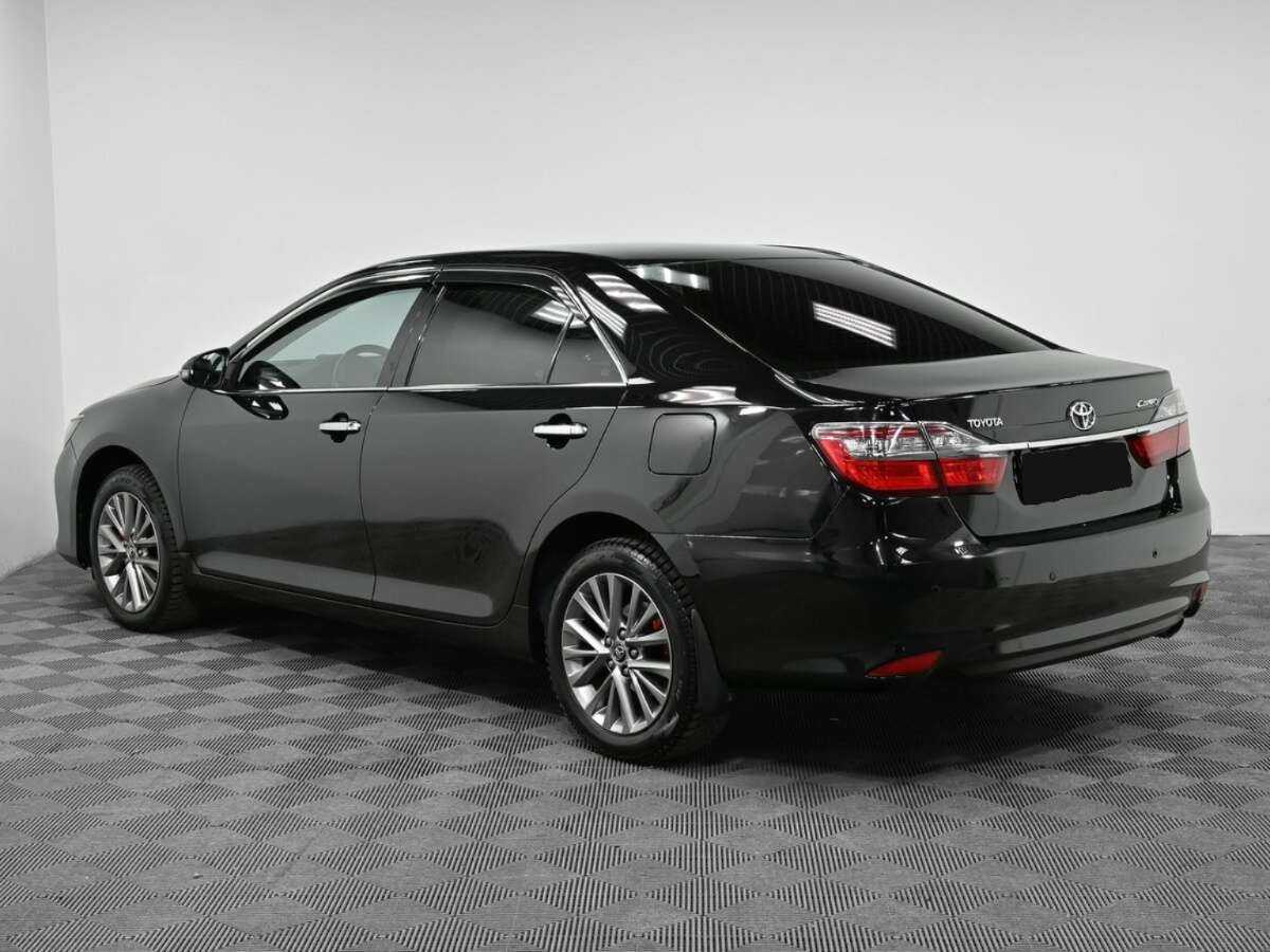 Toyota Camry с пробегом — 2015 год. Фото: #3