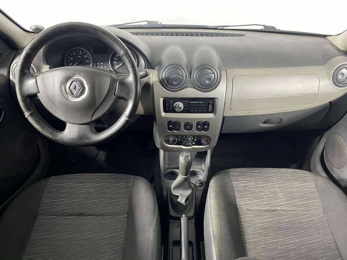 Renault Logan с пробегом — 2012 год. Фото: #6