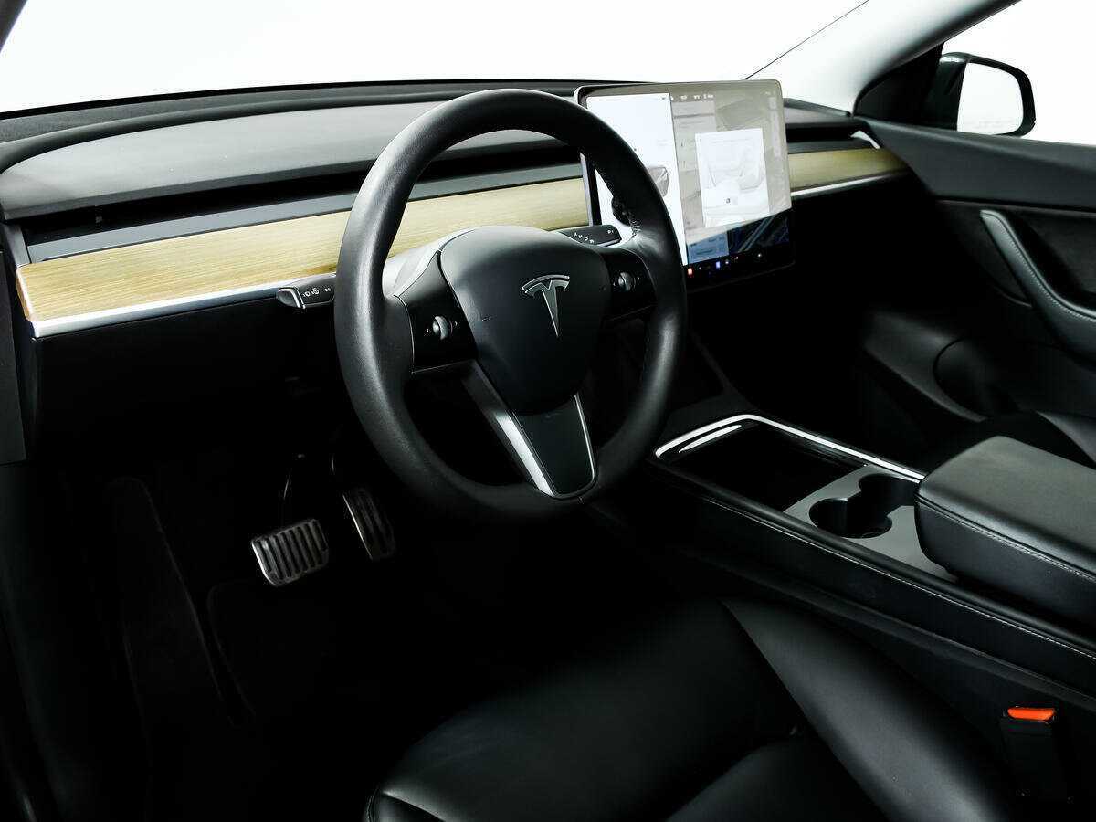 Tesla Model Y с пробегом — 2021 год. Фото: #10