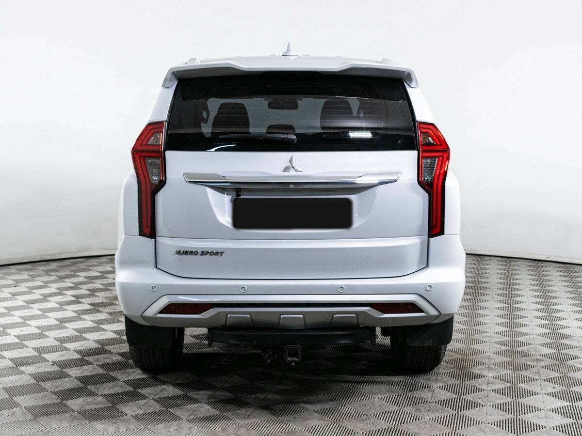 Mitsubishi Pajero Sport с пробегом — 2020 год. Фото: #4
