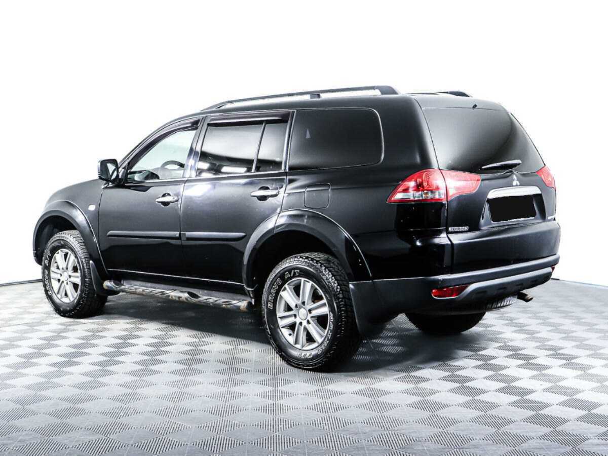 Mitsubishi Pajero Sport с пробегом — 2014 год. Фото: #5