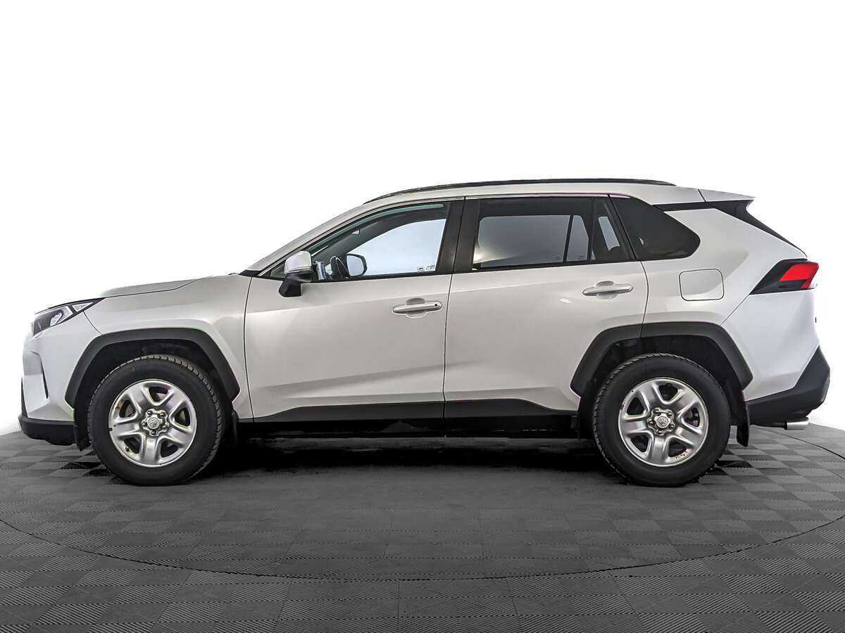 Toyota RAV4 с пробегом — 2020 год. Фото: #7