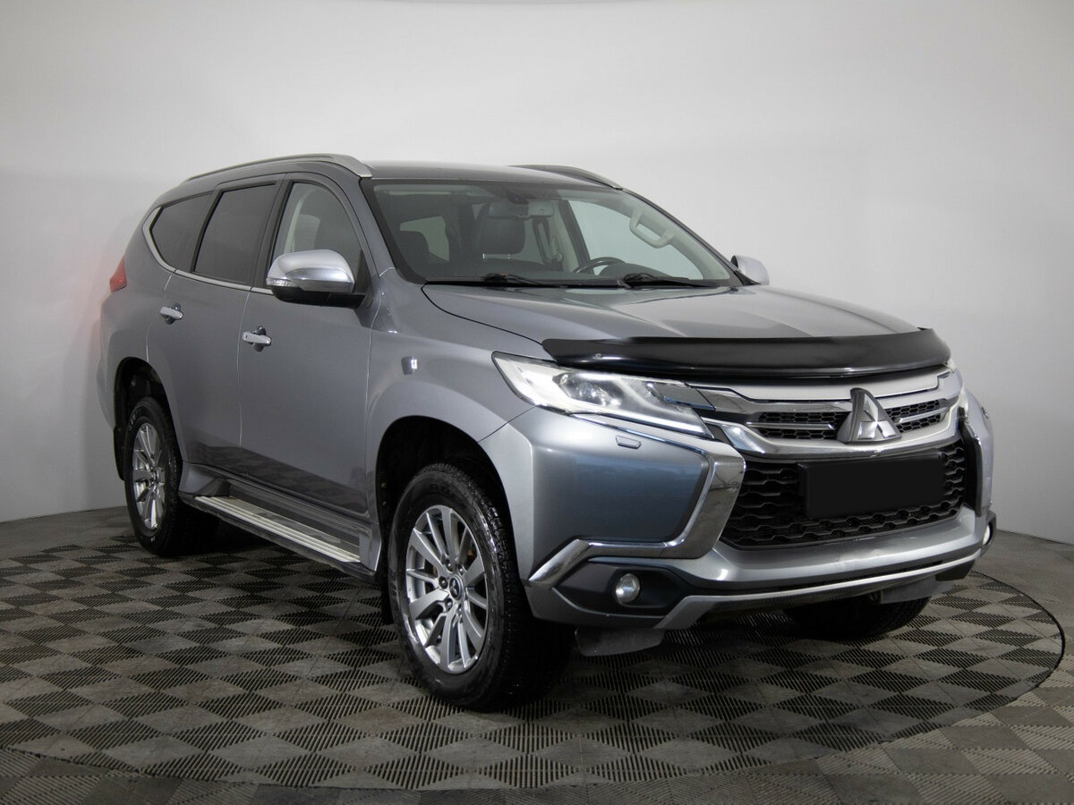 Mitsubishi Pajero Sport с пробегом — 2016 год. Фото: #2