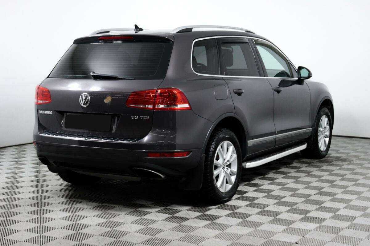 Volkswagen Touareg с пробегом — 2011 год. Фото: #4