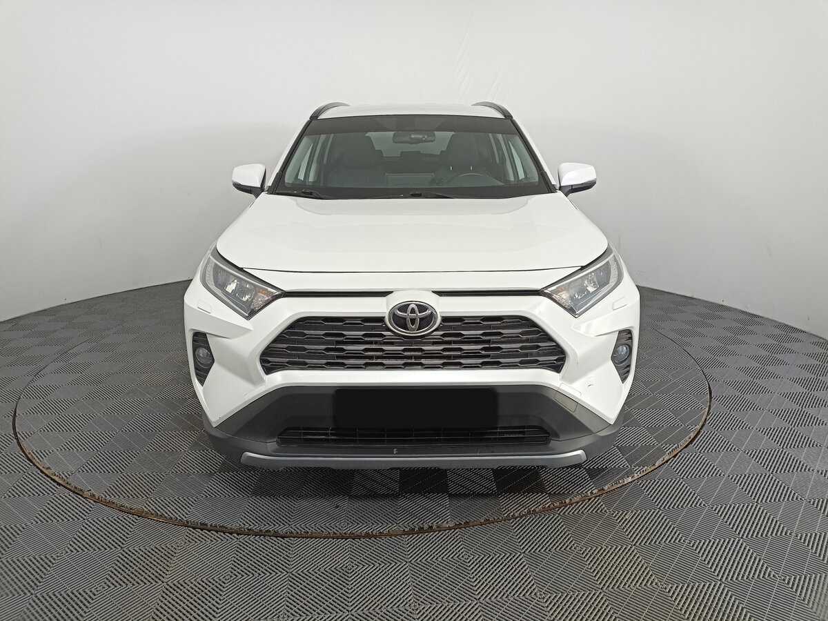 Toyota RAV4 с пробегом — 2021 год. Фото: #1