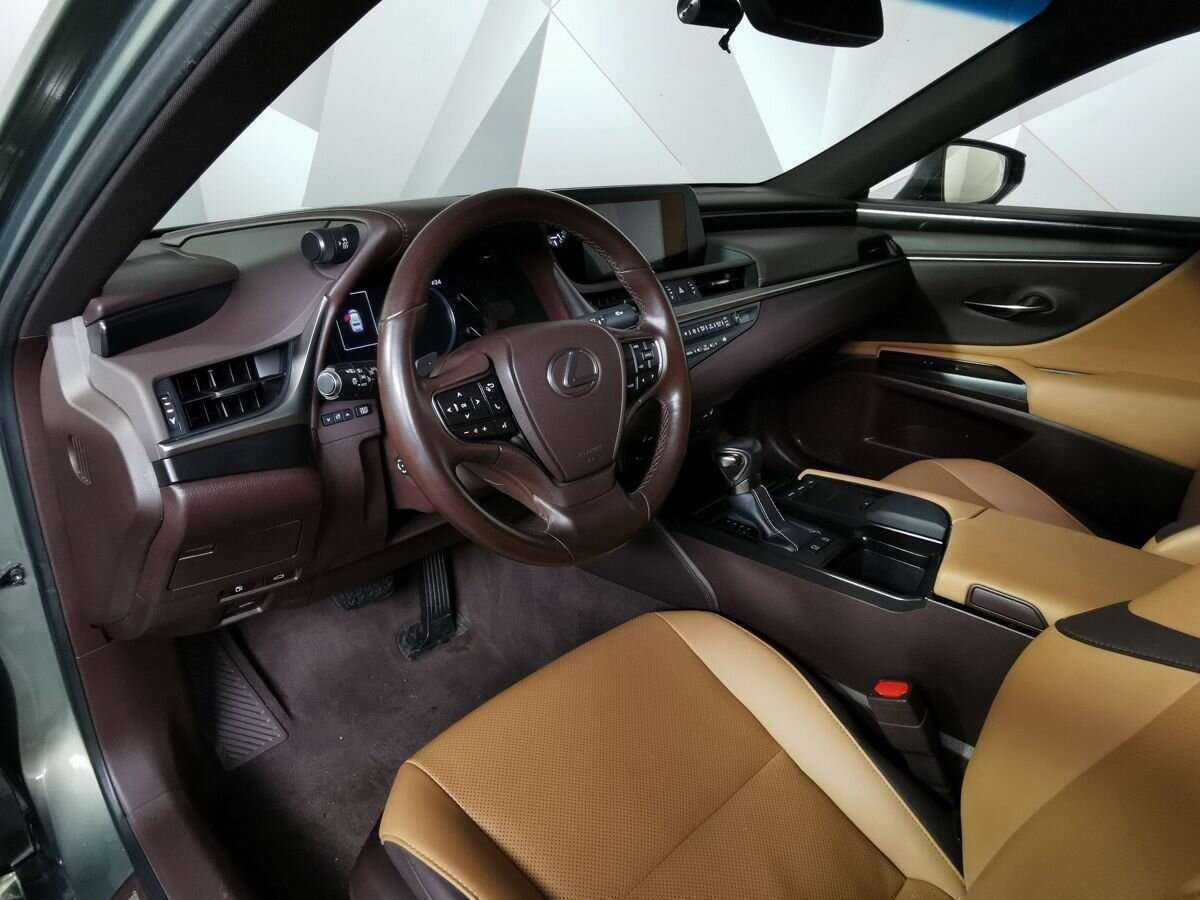 Lexus ES с пробегом — 2020 год. Фото: #11