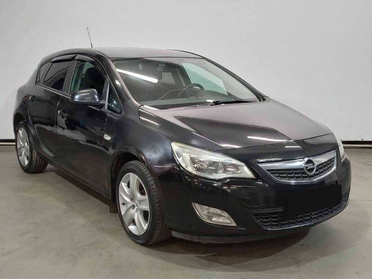 Opel Astra с пробегом — 2010 год. Фото: #2