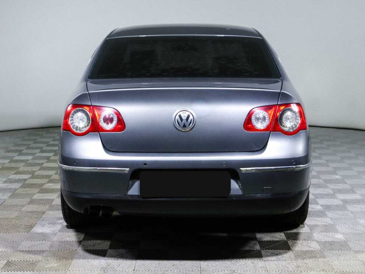 Volkswagen Passat с пробегом — 2005 год. Фото: #5