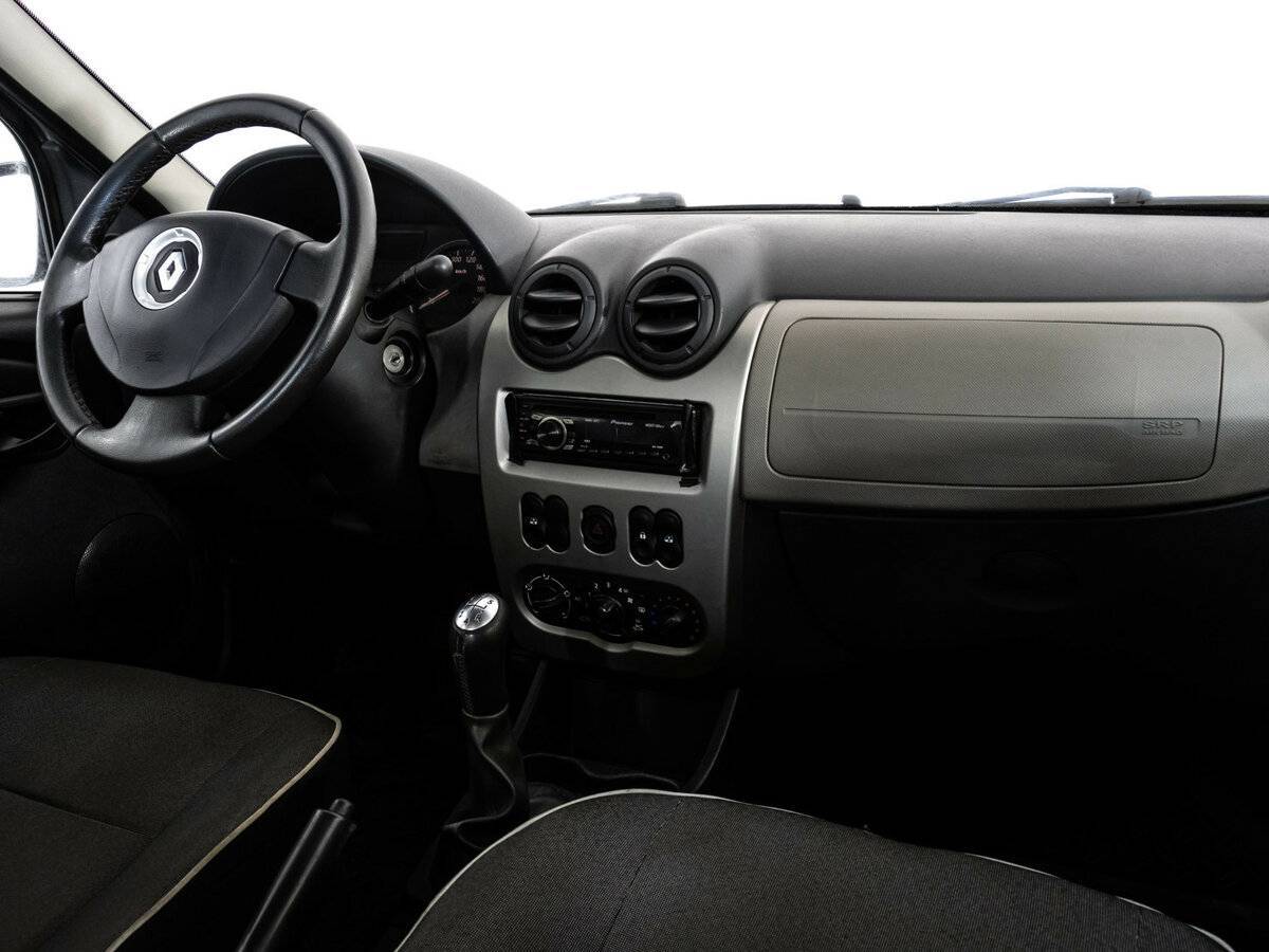 Renault Logan с пробегом — 2012 год. Фото: #6
