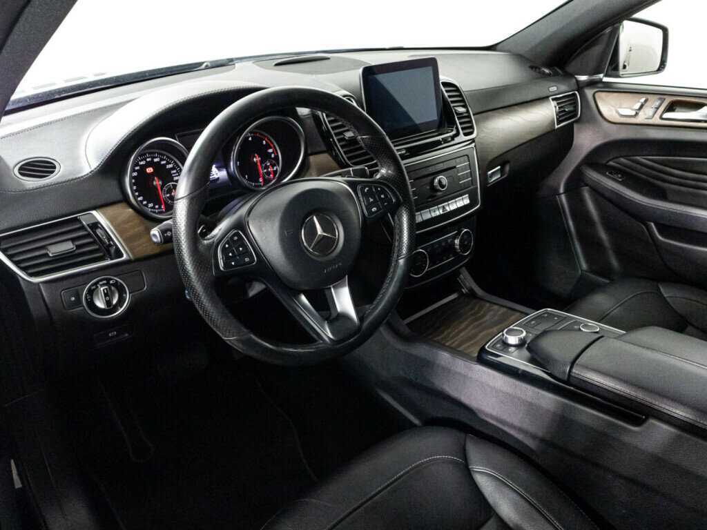 Mercedes-Benz GLE Coupe с пробегом — 2016 год. Фото: #10