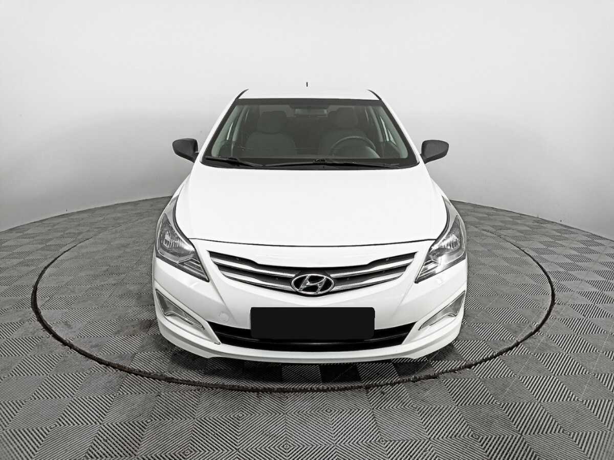 Hyundai Solaris с пробегом — 2015 год. Фото: #1