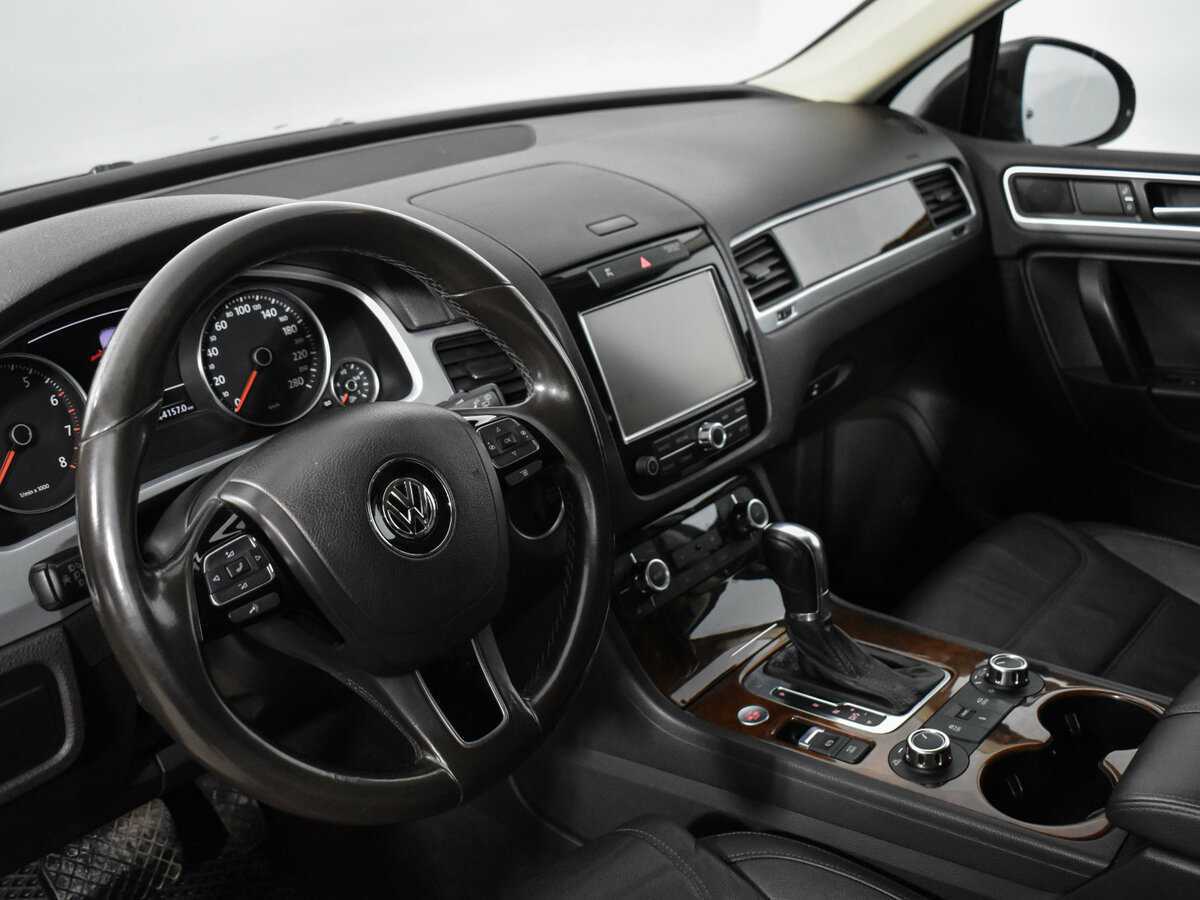 Volkswagen Touareg с пробегом — 2013 год. Фото: #8