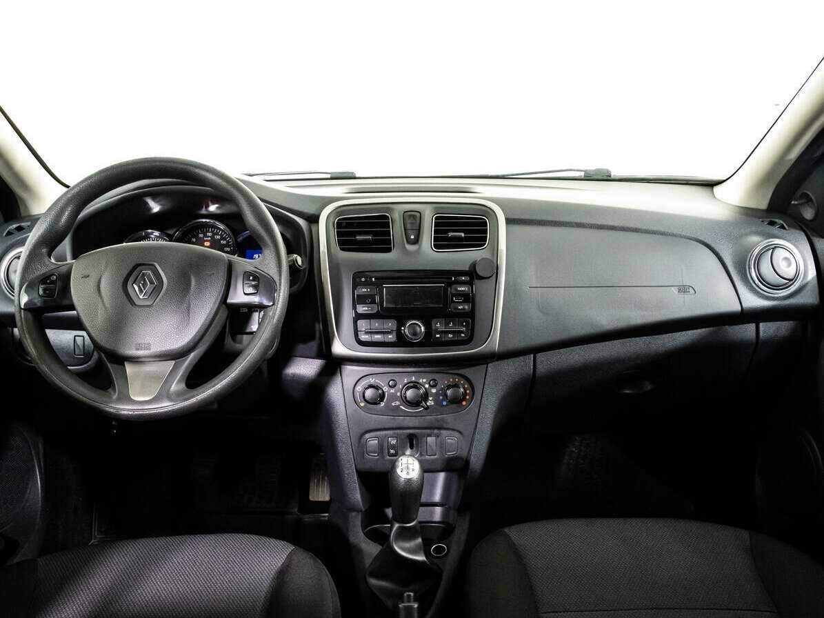 Renault Sandero с пробегом — 2014 год. Фото: #8