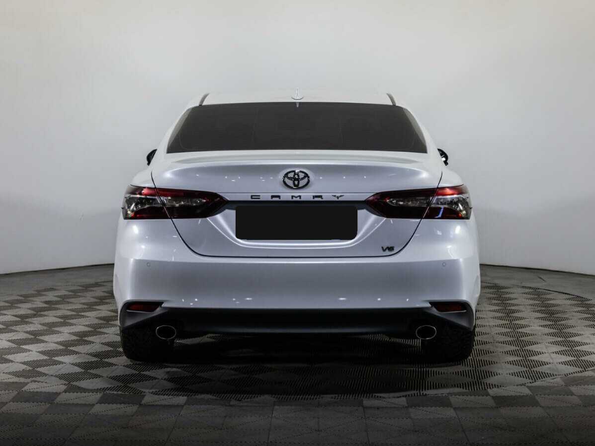 Toyota Camry с пробегом — 2018 год. Фото: #4