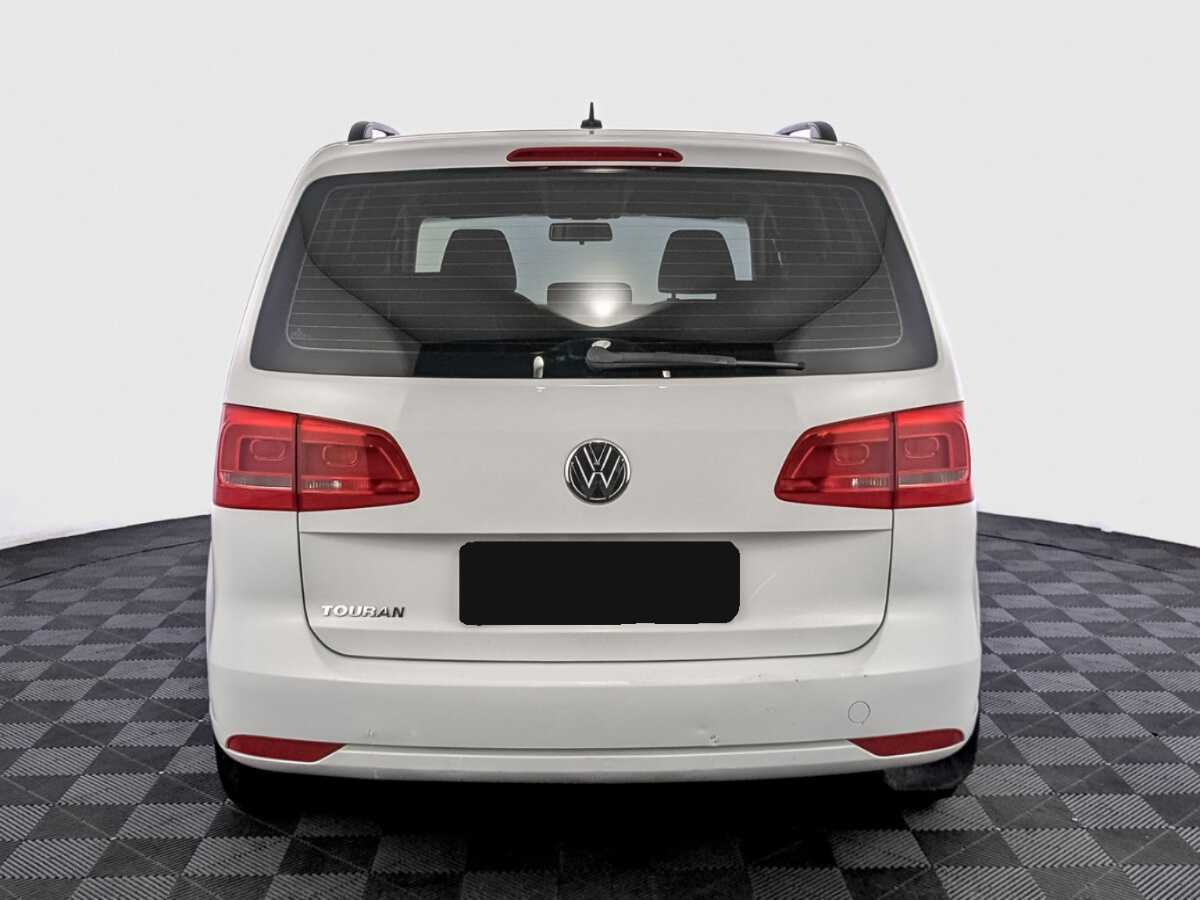 Volkswagen Touran с пробегом — 2012 год. Фото: #5