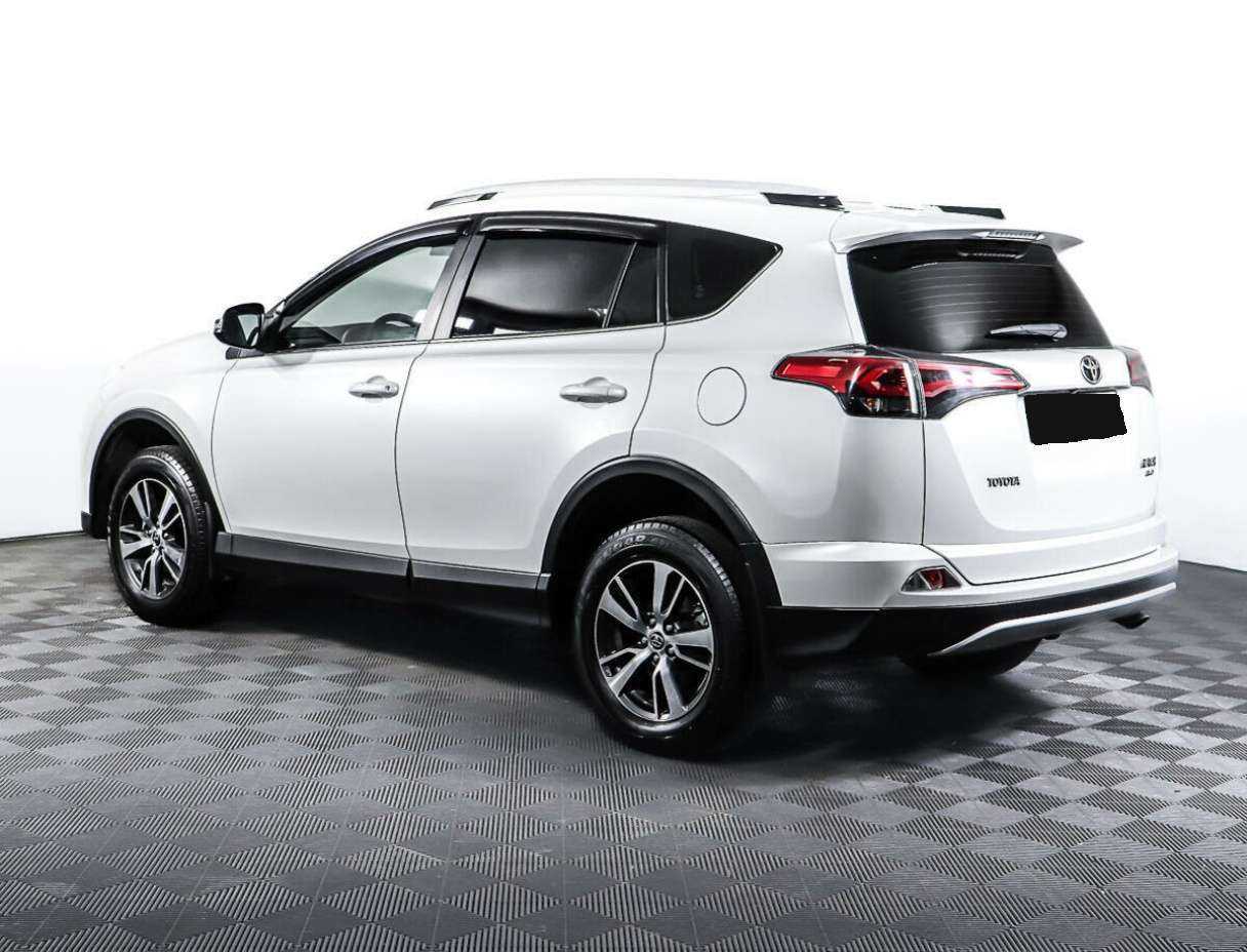 Toyota RAV4 с пробегом — 2019 год. Фото: #6
