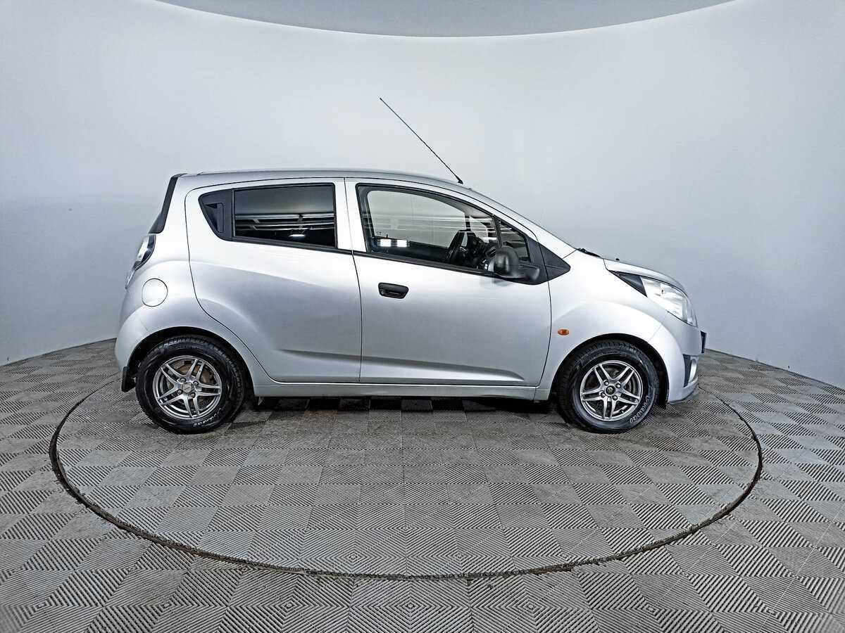 Chevrolet Spark с пробегом — 2011 год. Фото: #3
