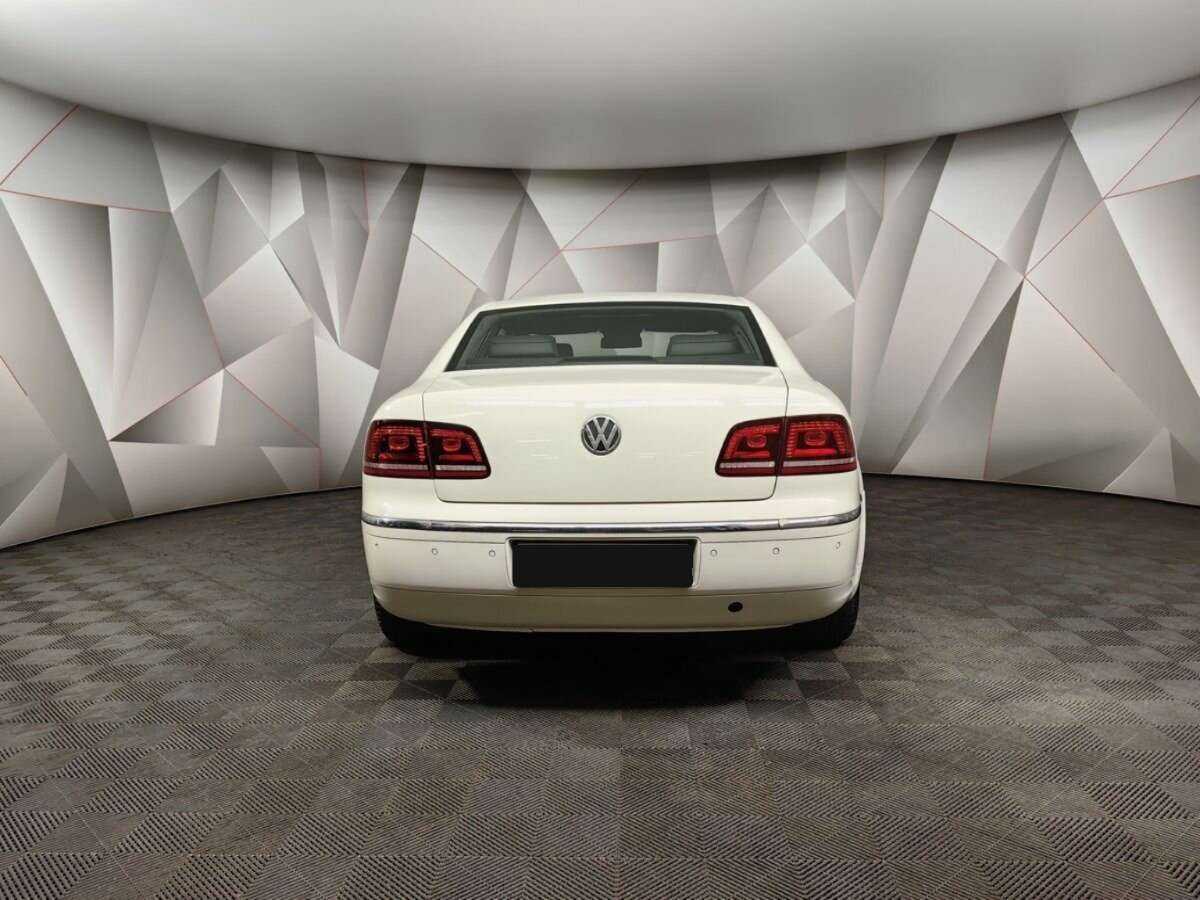 Volkswagen Phaeton с пробегом — 2014 год. Фото: #7