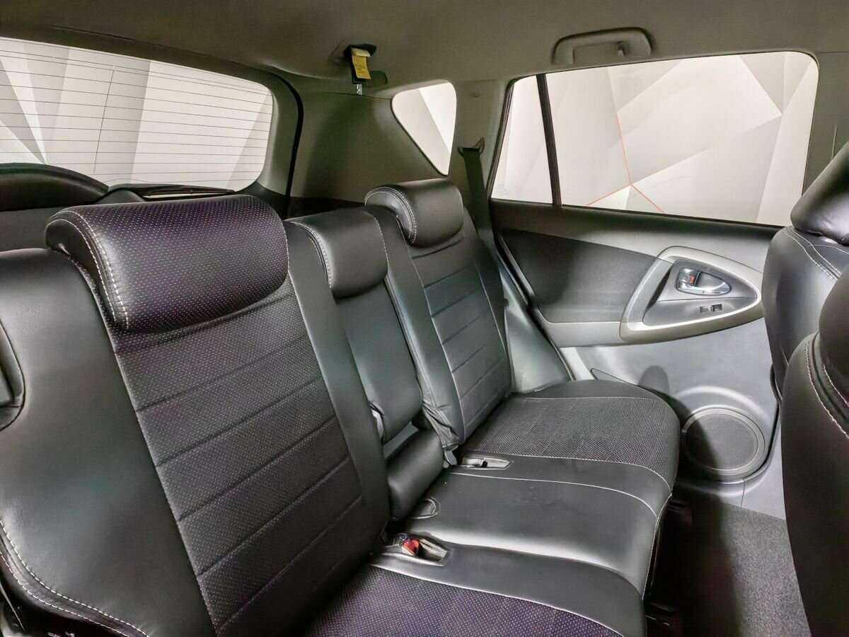 Toyota RAV4 с пробегом — 2010 год. Фото: #13