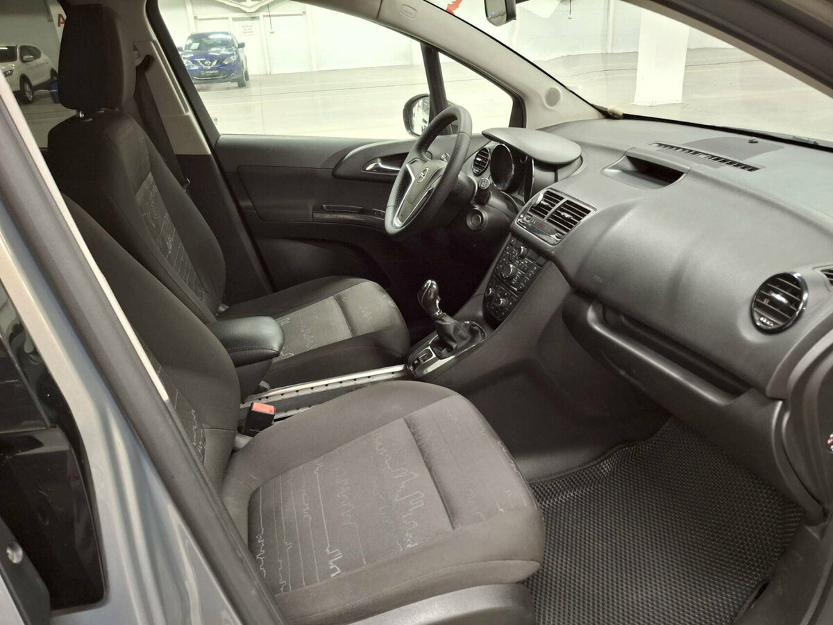 Opel Meriva с пробегом — 2012 год. Фото: #10