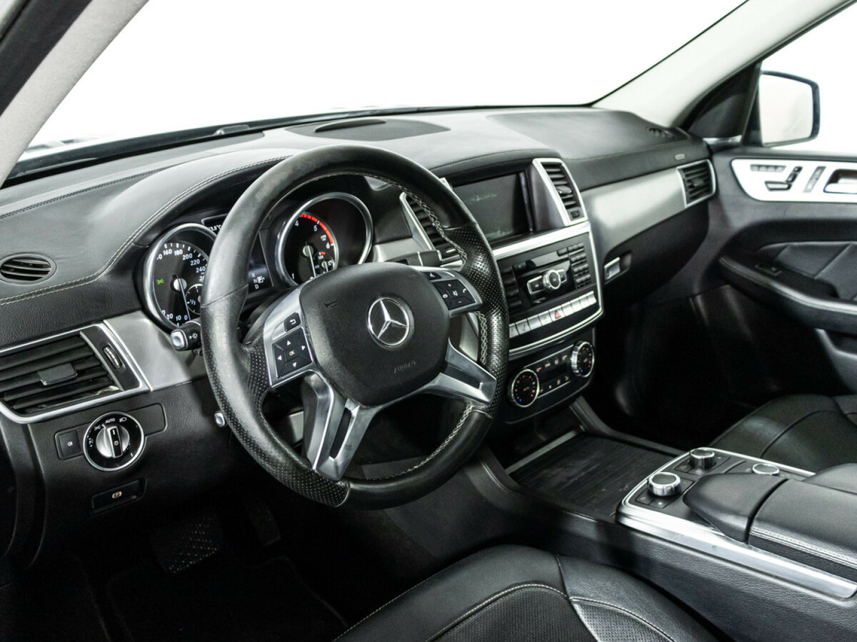 Mercedes-Benz GL-Класс с пробегом — 2015 год. Фото: #8