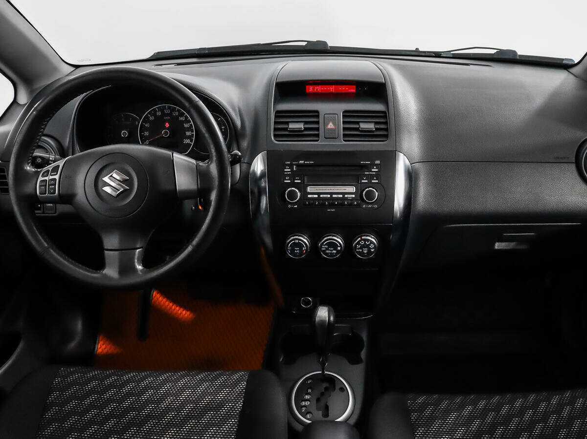 Suzuki SX4 с пробегом — 2008 год. Фото: #11