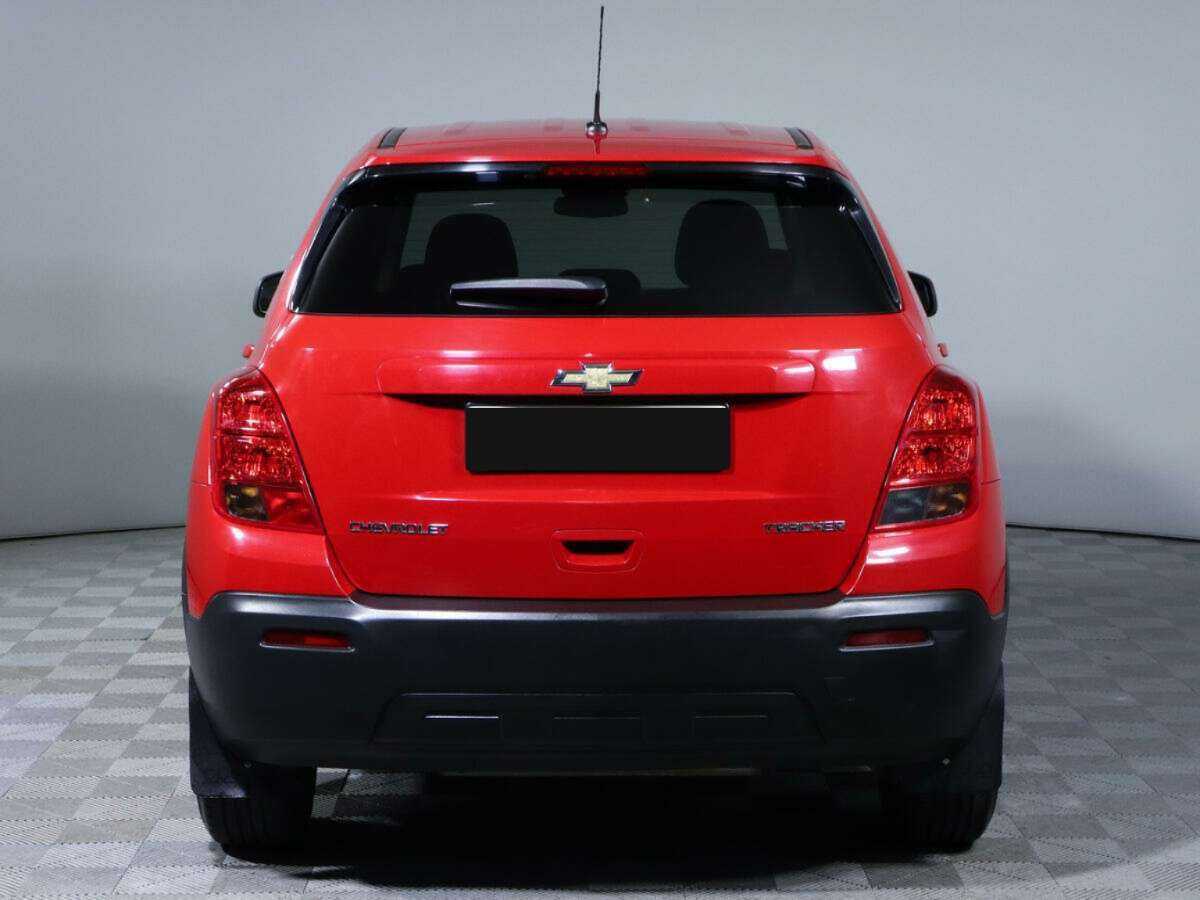 Chevrolet Tracker с пробегом — 2015 год. Фото: #4