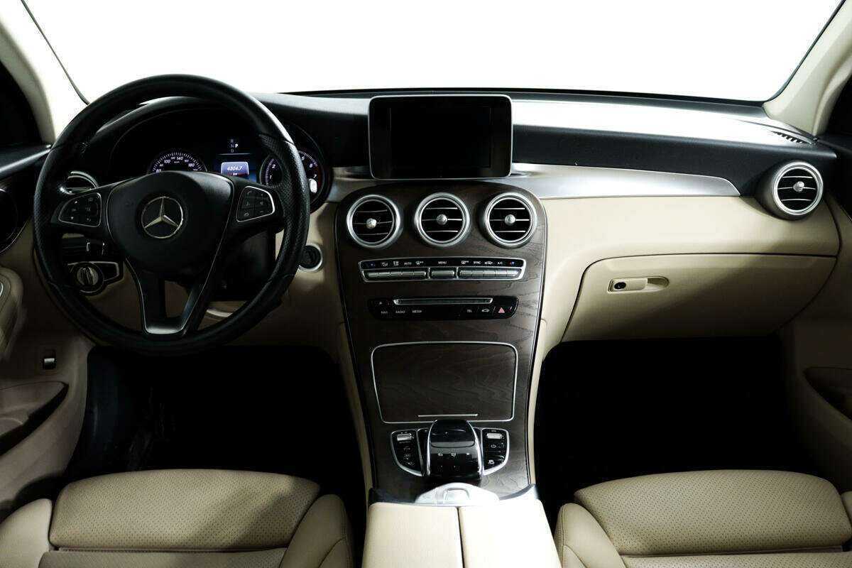 Mercedes-Benz GLC с пробегом — 2015 год. Фото: #10