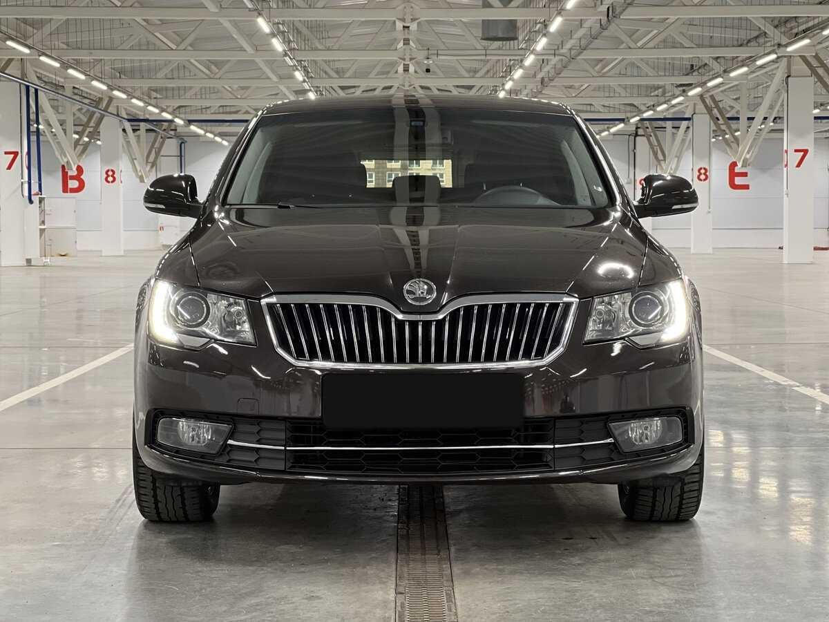 Skoda Superb с пробегом — 2013 год. Фото: #1