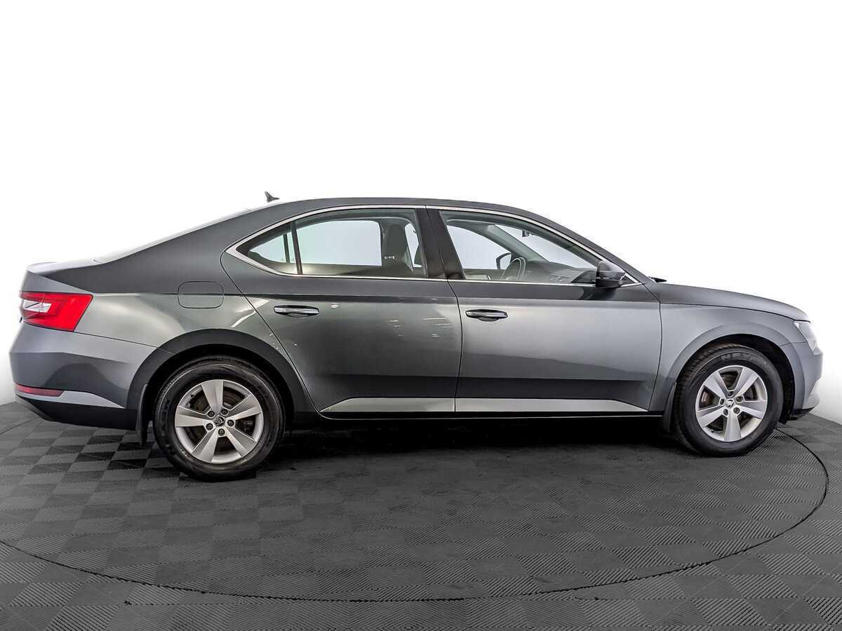 Skoda Superb с пробегом — 2019 год. Фото: #3