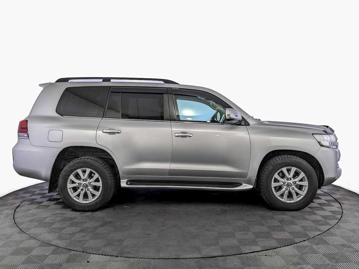Toyota Land Cruiser с пробегом — 2016 год. Фото: #3