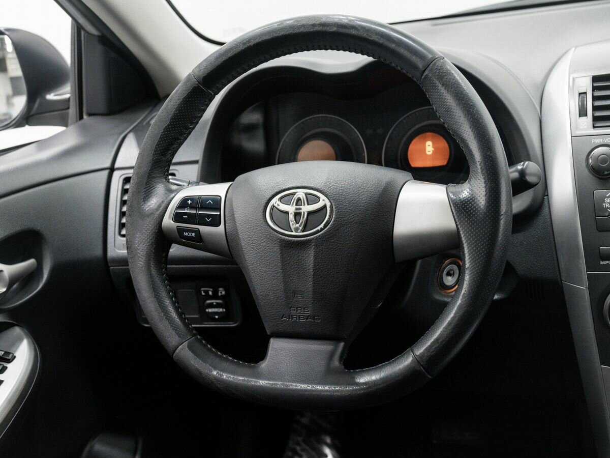 Toyota Corolla с пробегом — 2011 год. Фото: #11